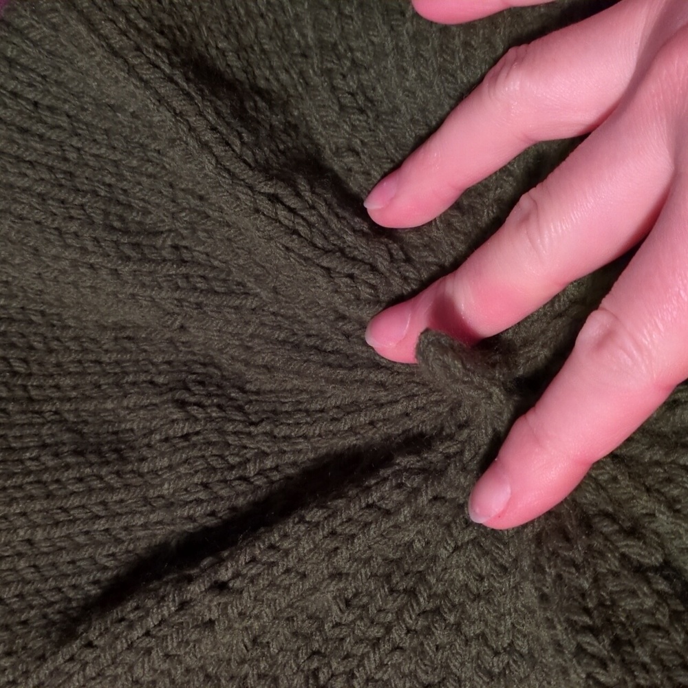 Hand Knit Acrylic Dark Olive Green French Beret Hat #02 - Picture 8 of 15